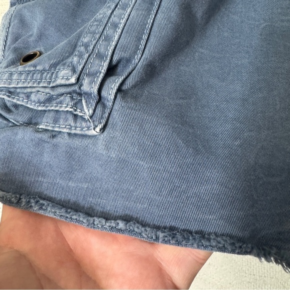 American Eagle Raw Hem Cargo Shorts | Blue | 30 Long - Picture 3 of 9